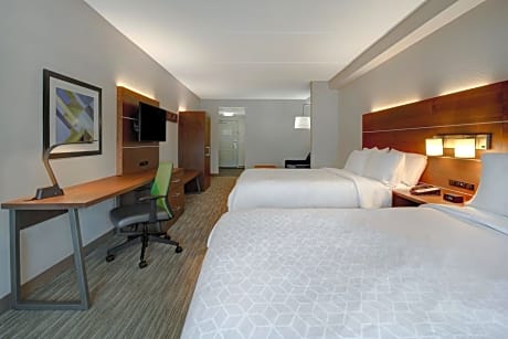 Queen Suite with Two Queen Beds