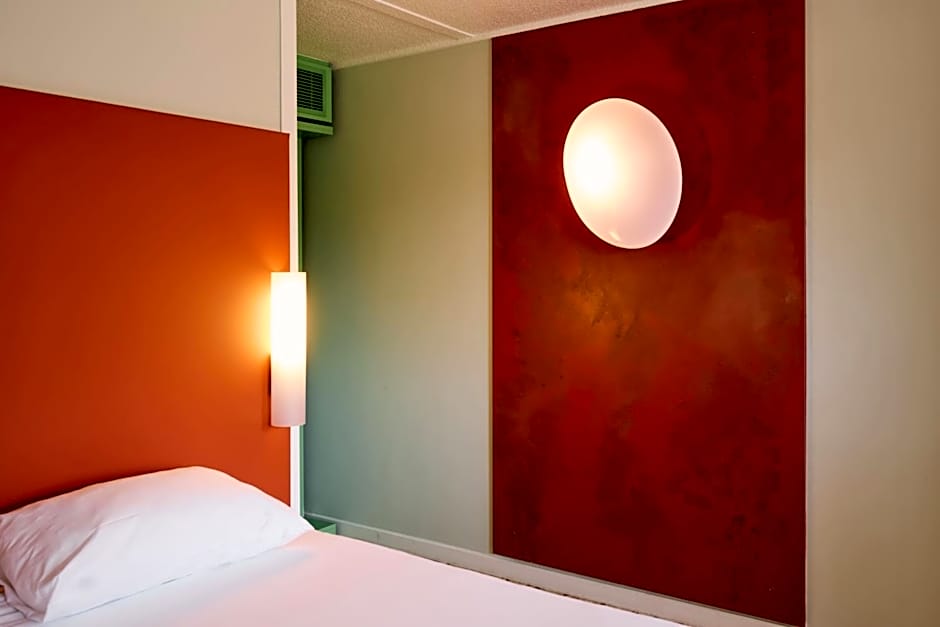 Greet Hotel Versailles - Voisins Le Bretonneux