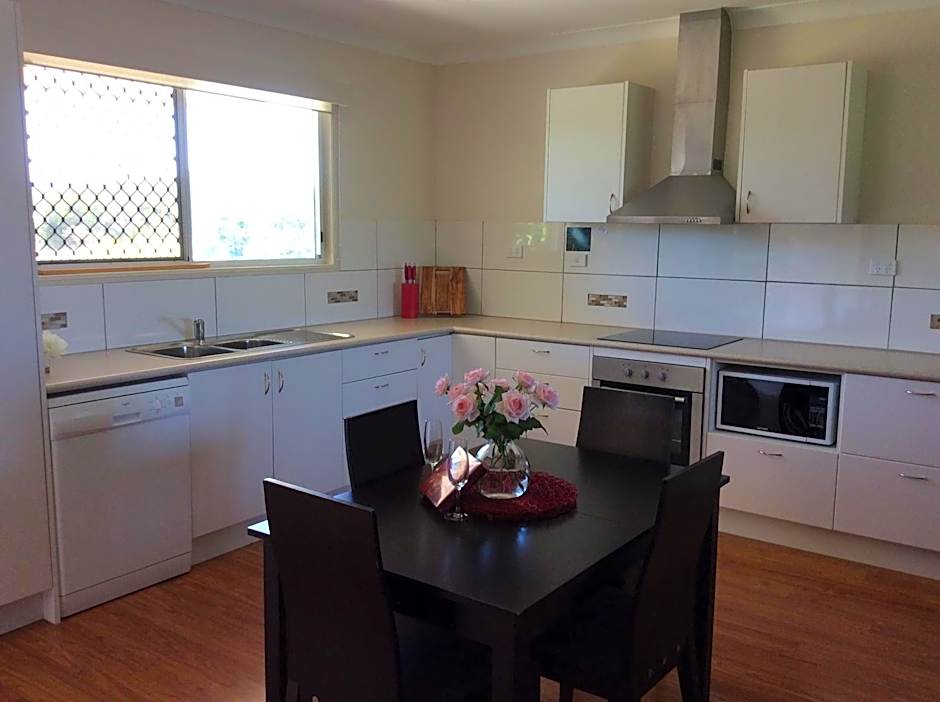 Tinaroo Sunset Retreat