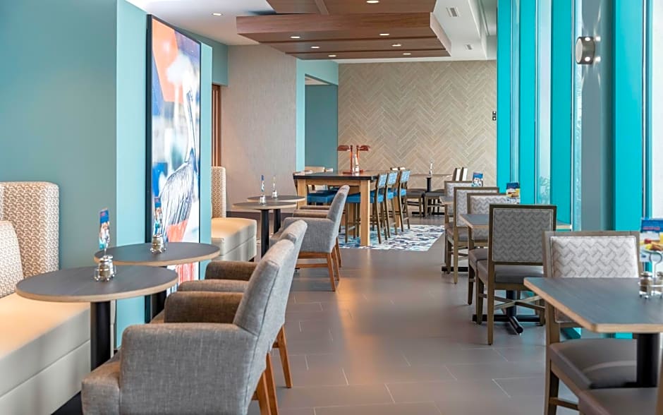 Holiday Inn Express Pensacola Beach, an IHG Hotel