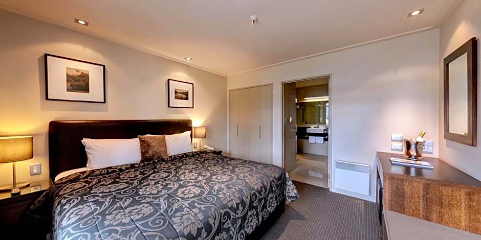 Distinction Te Anau Hotel & Villas