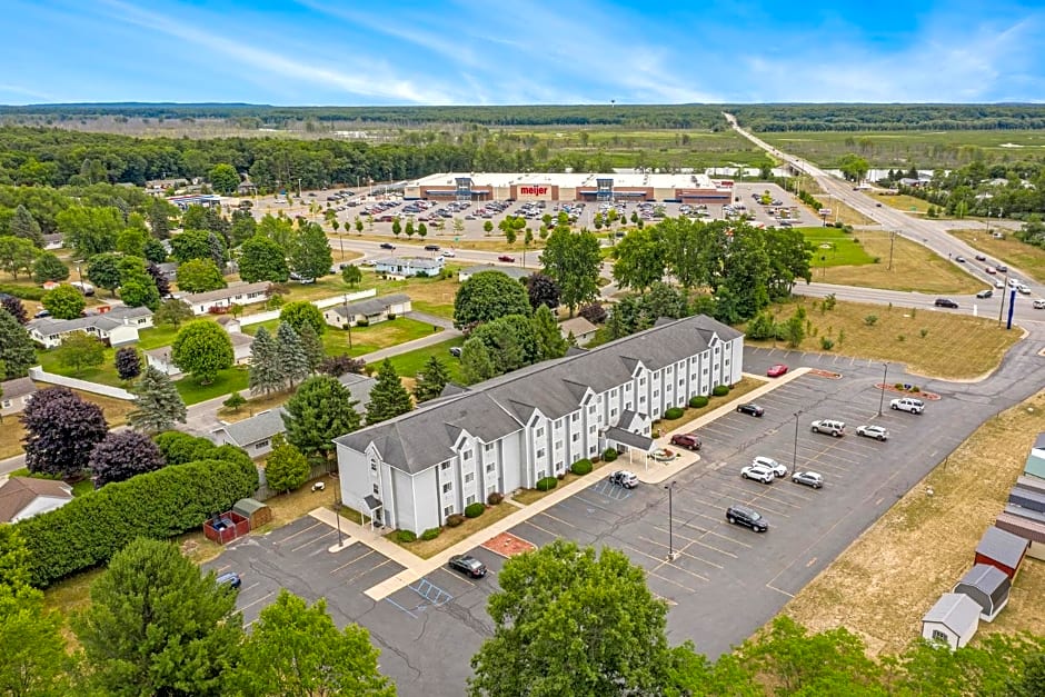 Microtel Inn & Suites by Wyndham Manistee