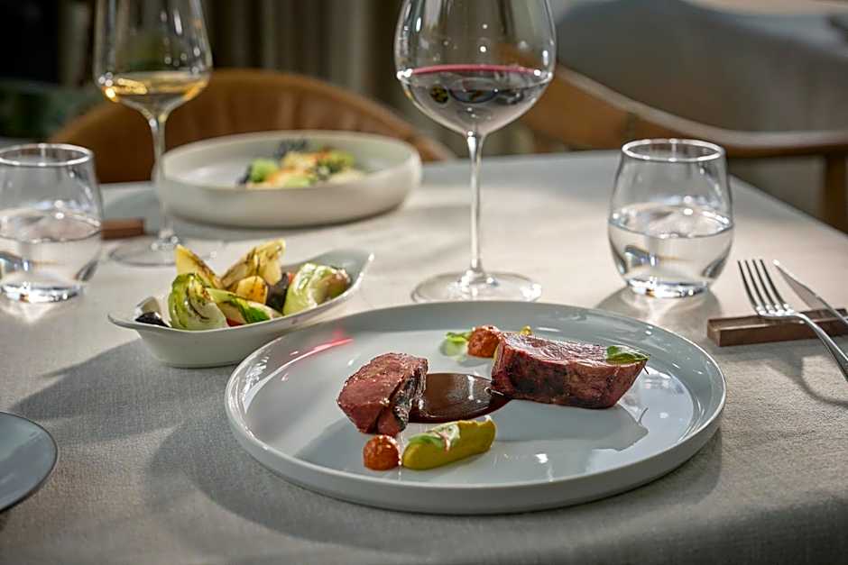 Les Suites at The Cliff Bay - PortoBay