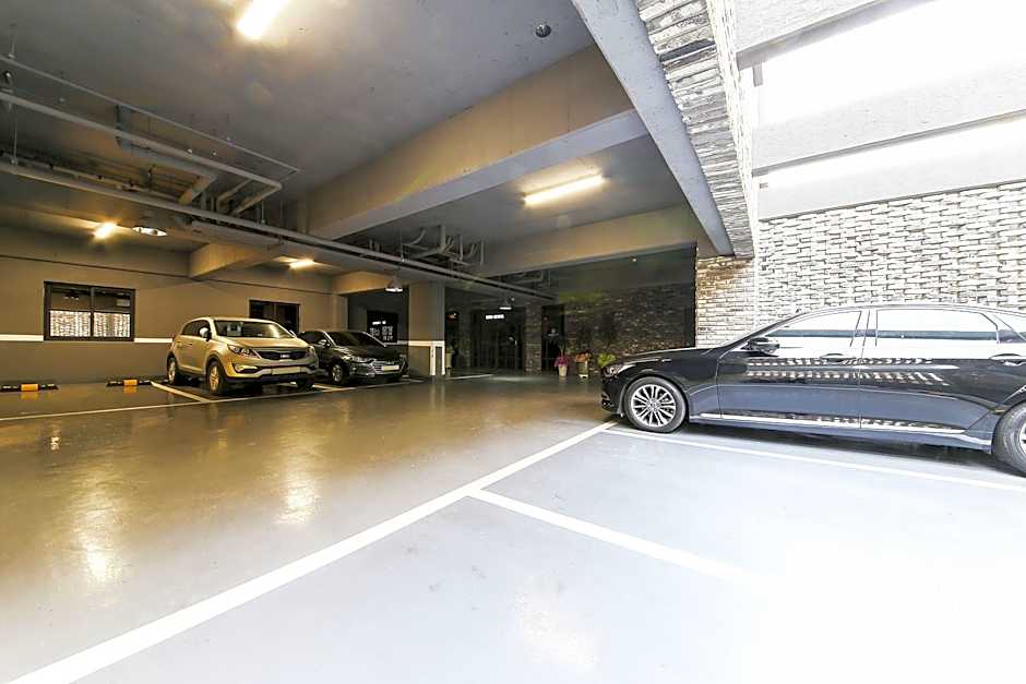 Changwon Brown-dot Hotel Myeongseo
