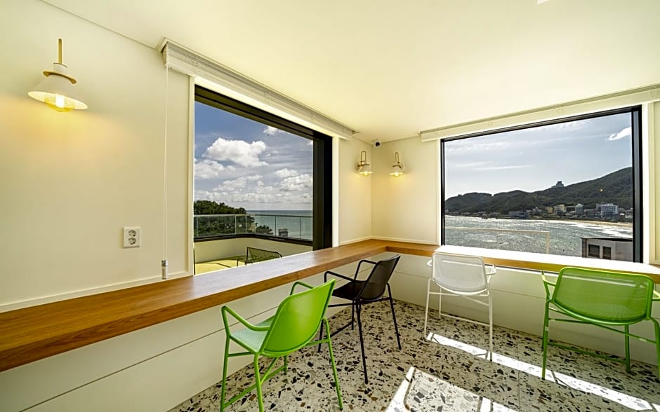 Busan Songjeong Brooks Hotel