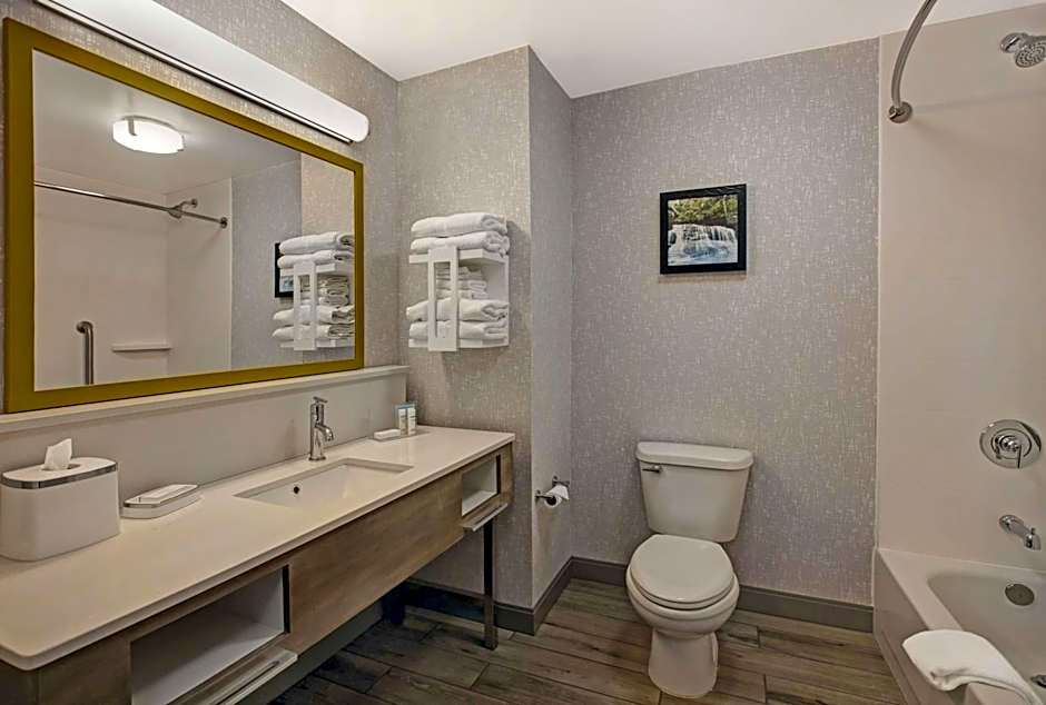 Hampton Inn By Hilton Westfield