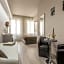 Astoria Deluxe rooms