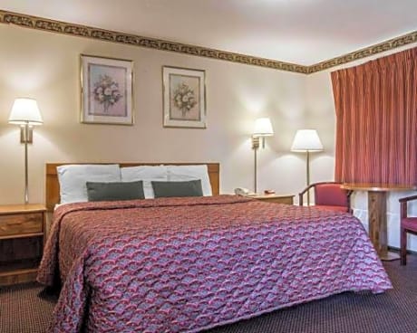 King Room - Non-Smoking