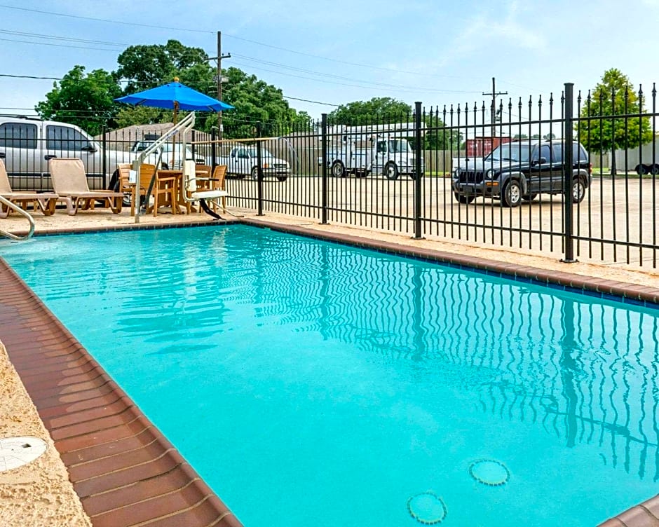 Suburban Studios Avondale