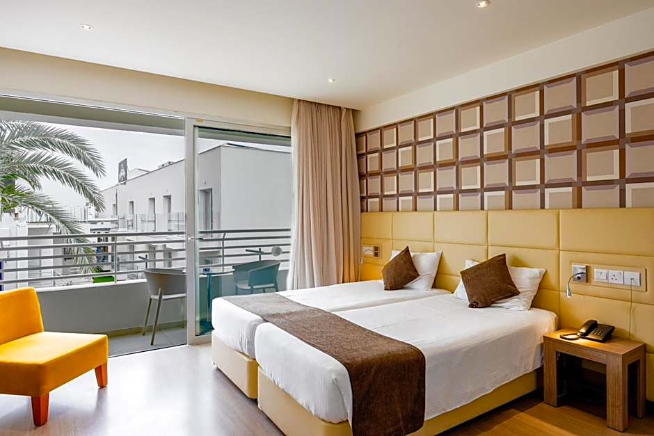 Melpo Antia Hotel & Suites