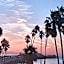 Howard Johnson by Wyndham Santa Cruz Beach Boardwalk