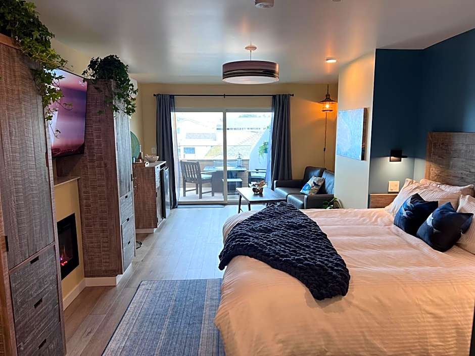 Photo 1 of 15 of 1 King Bed Suite, Ocean View