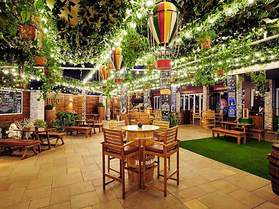 Movenpick Hotel Jumeirah Lakes Towers