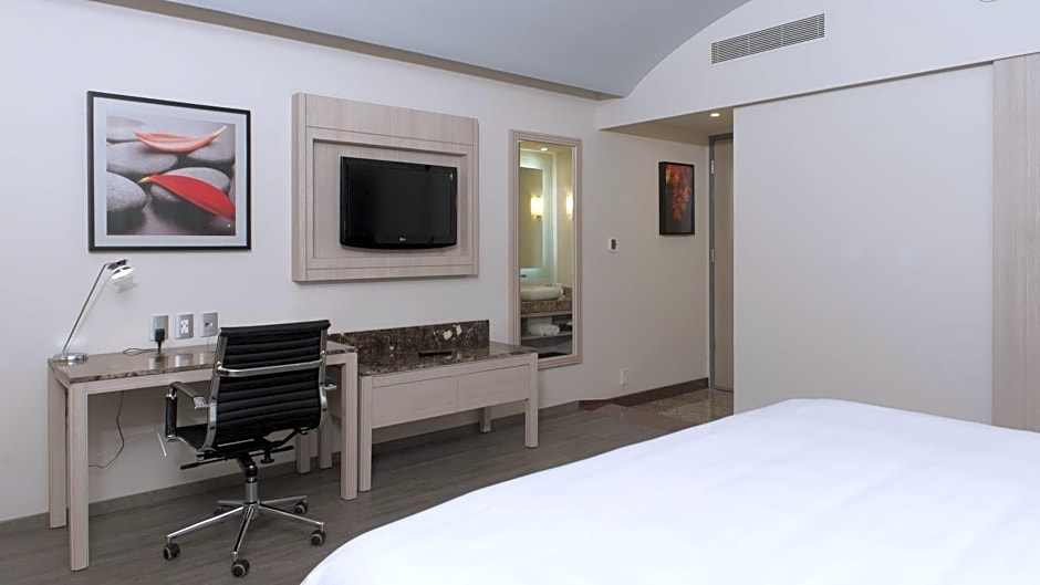 Holiday Inn Express Mexico - Toreo By IHG