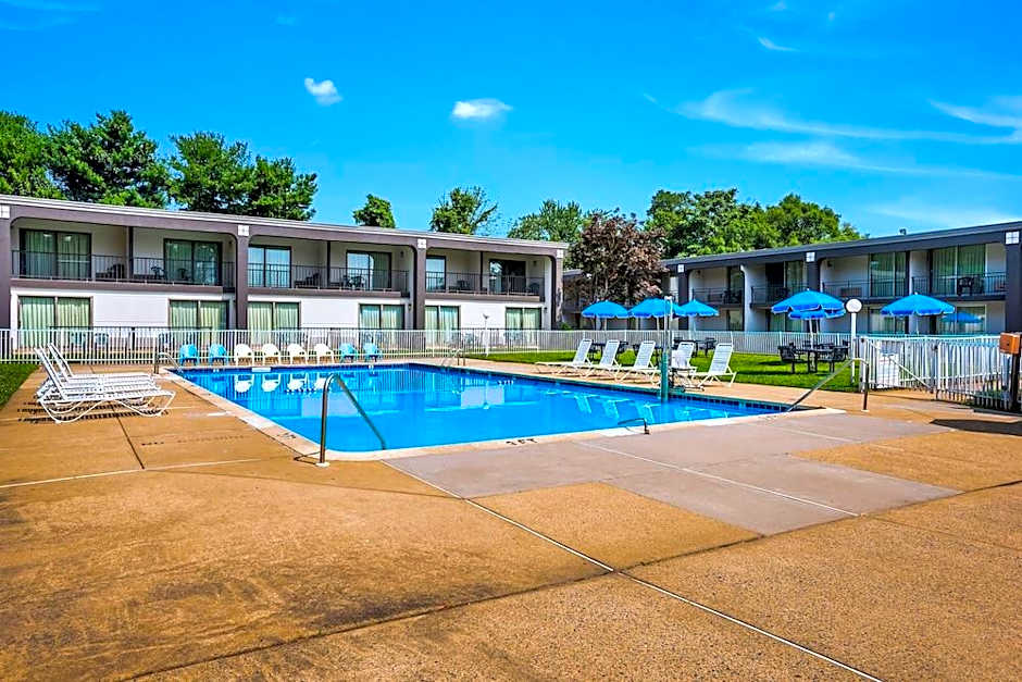 Red Carpet Inn & Suites Northeast Philadelphia