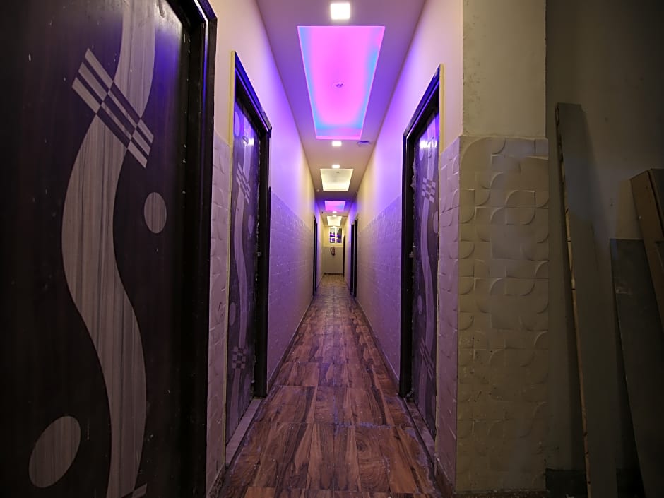 OYO Flagship 30350 New Residency Sector 17 Rohini