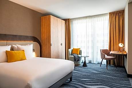 Superior Room with One Double Bed and Two Single Beds