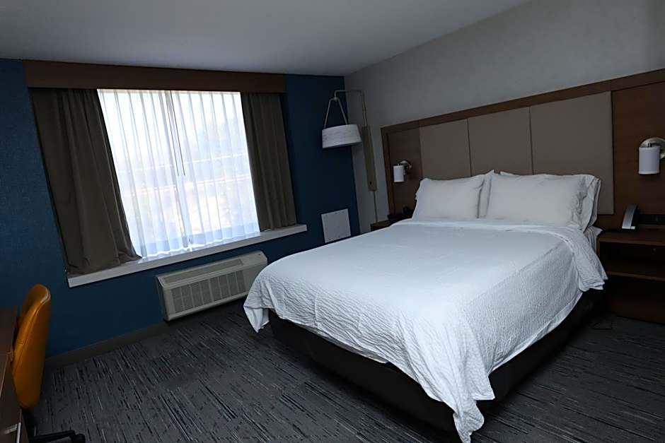 Holiday Inn Express Detroit-Birmingham By IHG