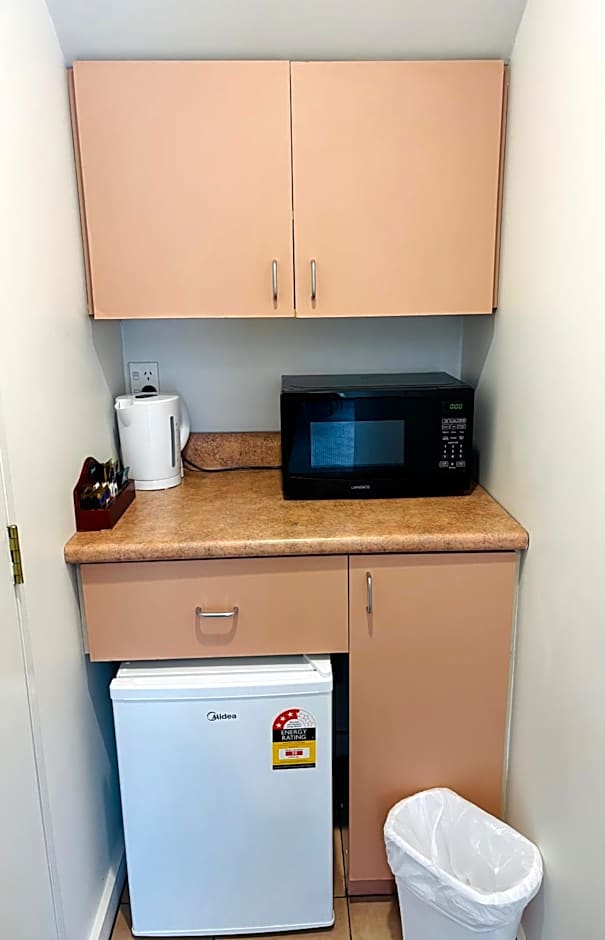 ASURE Bush Inn Court Motel