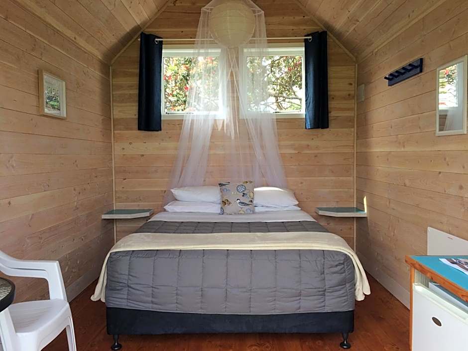 Photo 1 of 6 of 1 Queen Bed Cabin