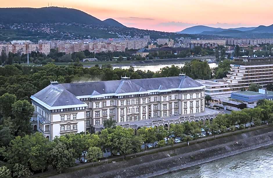 Ensana Grand Margaret Island