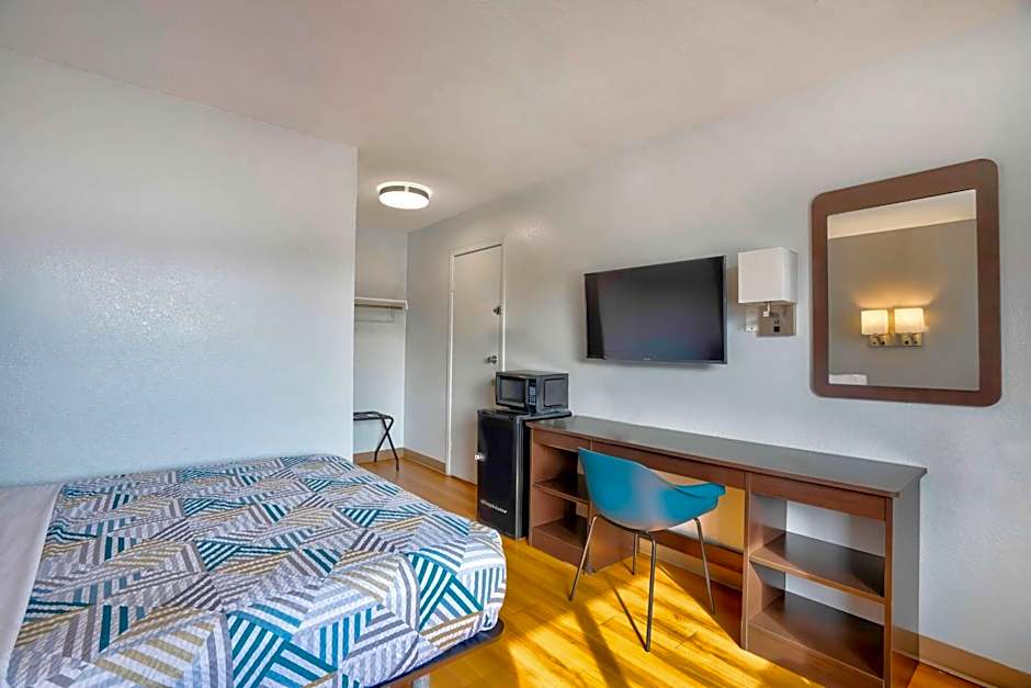 Motel 6-Lumberton, NC