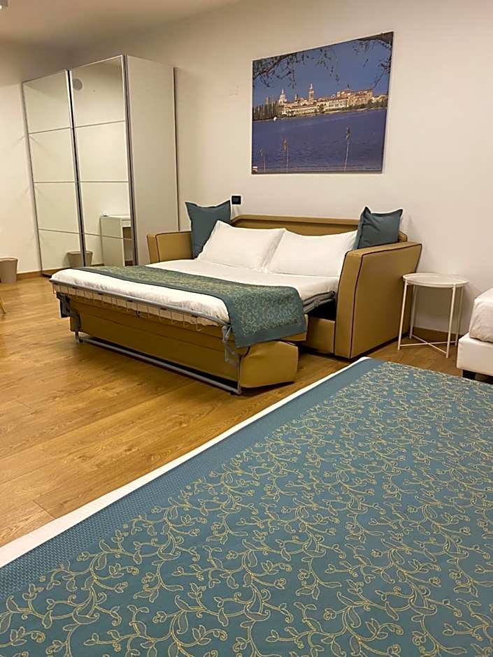 Cà Uberti Palace Hotel, MantegnaHotels