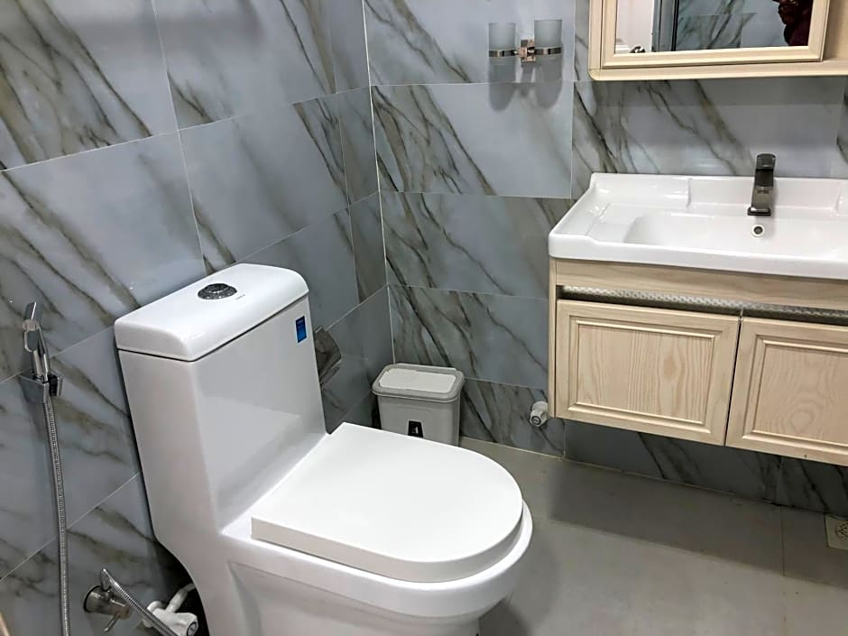 La Luna Boutique Dhangethi