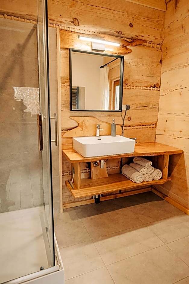 Bieszczadzkie Chatki - Willa Stasia