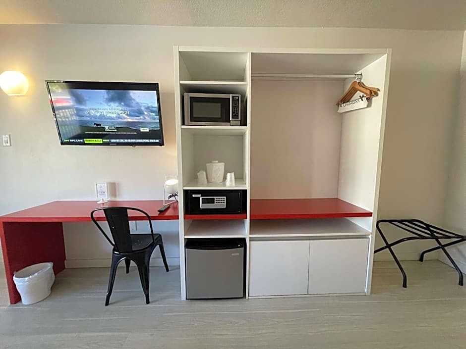 Newly Room in cozy hotel with Super location to the Parks