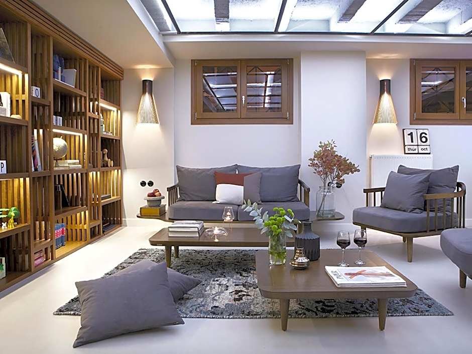 Apollon Library Suites