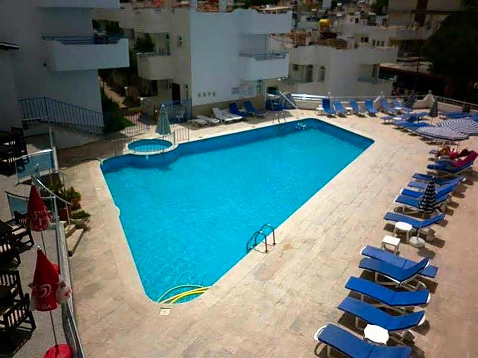 Ponz Hotel