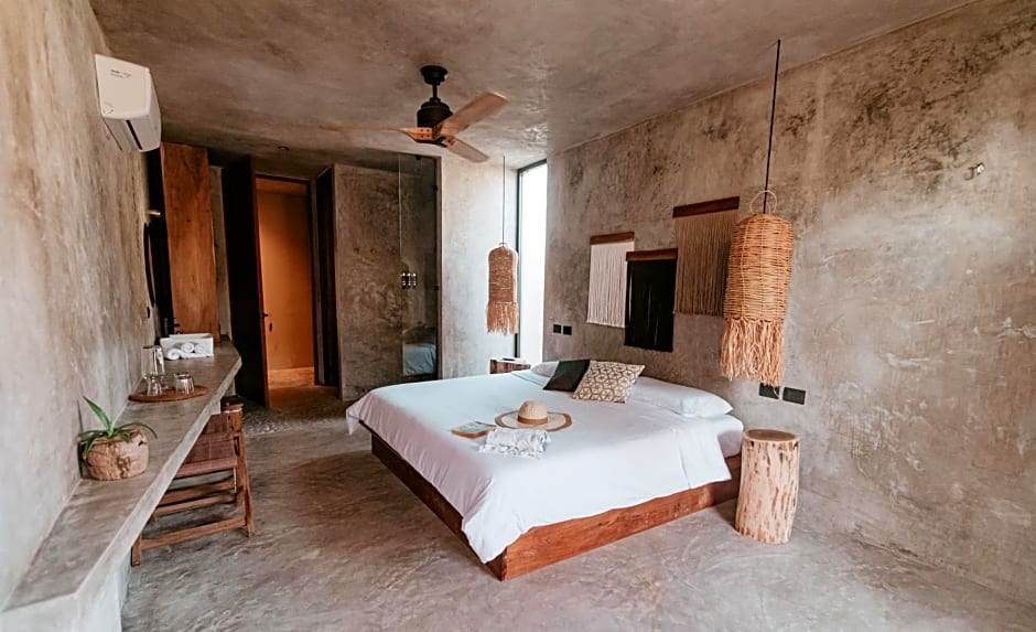 DOS MARES Barefoot Hotel