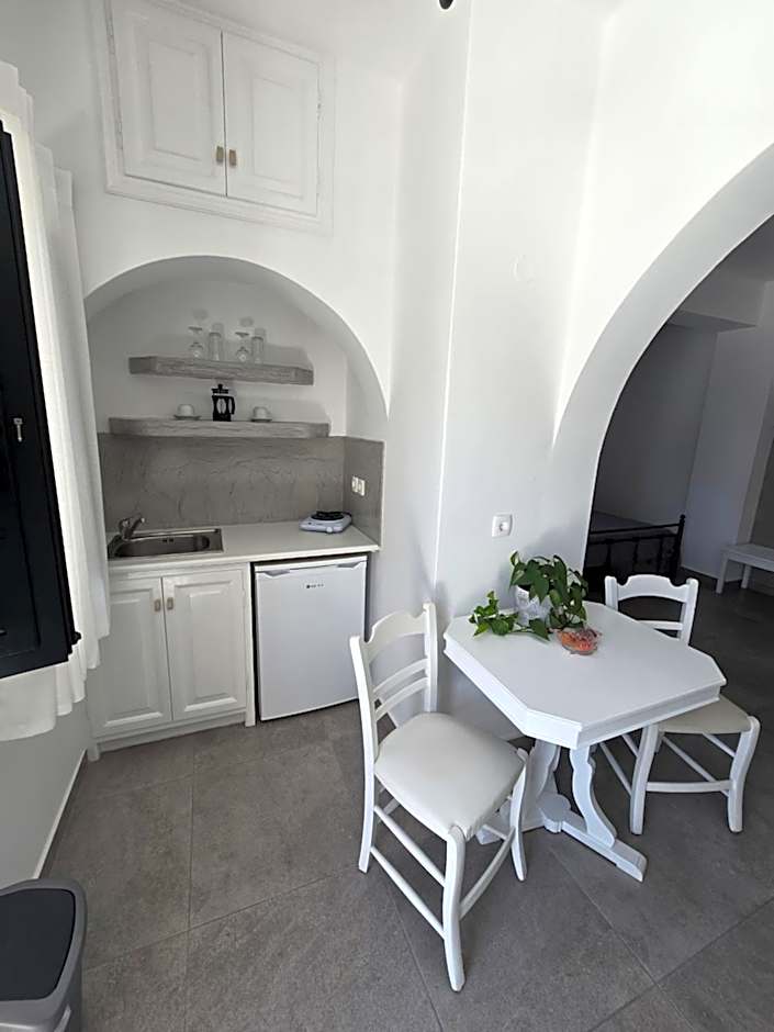Anthonas Apartments