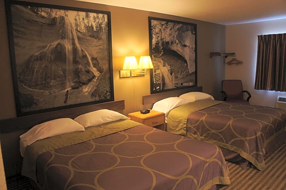 Super 8 by Wyndham Fremont NE
