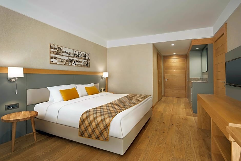 Ramada Hotel & Suites by Wyndham Adana