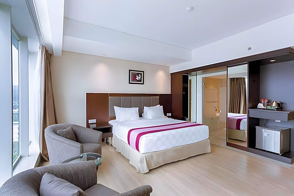 CLARO KENDARI (ex. Grand Clarion Hotel & Convention)