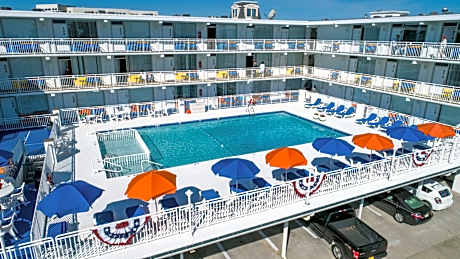 Crusader Oceanfront Resort