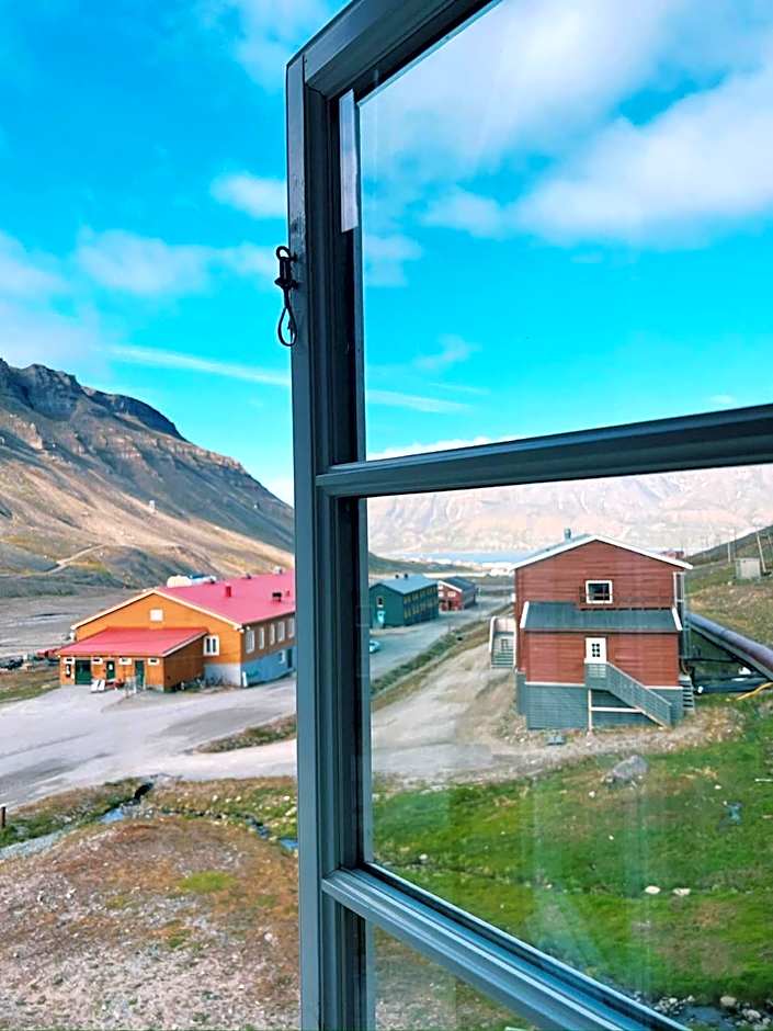 Gjestehuset 102 - your home away from home!