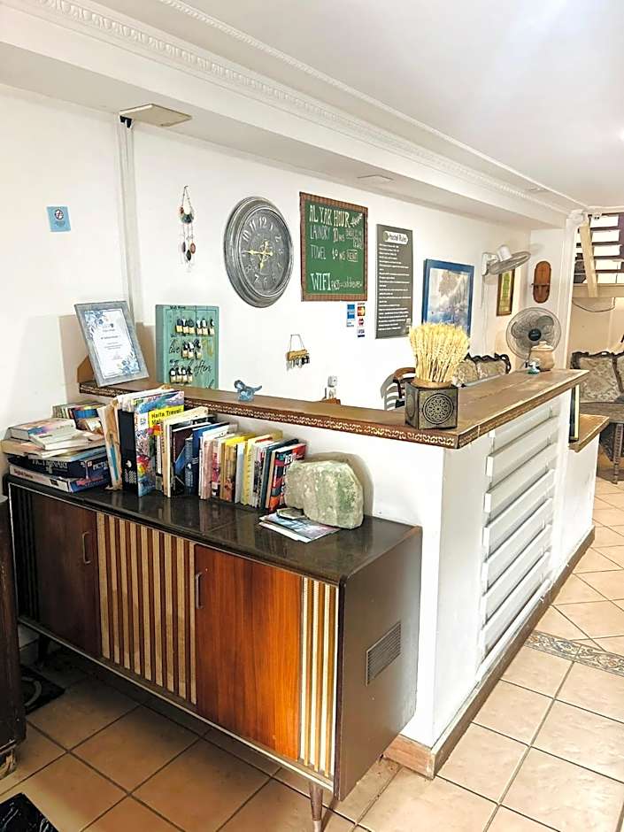 Al Yakhour Hostel