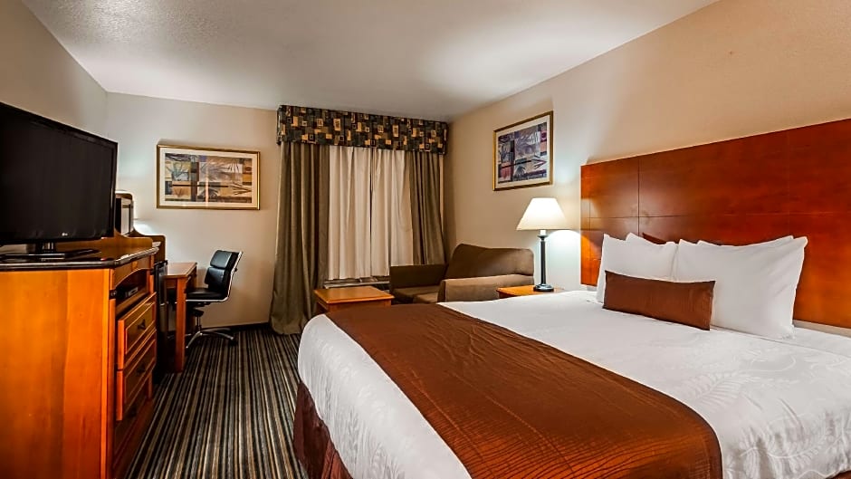 Best Western Plus Twin View Inn & Suites