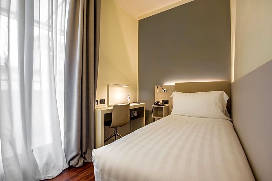 43 Station Hotel