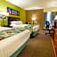 Heritage Inn Suites Houston/Sugar Land, Trademark by Wyndham