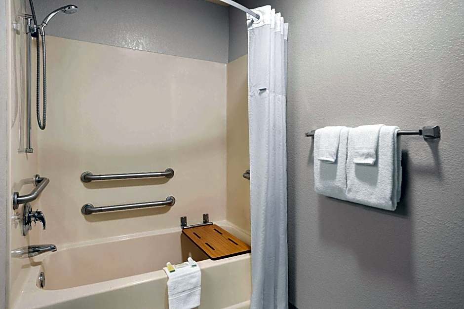 Days Inn by Wyndham Iron Mountain