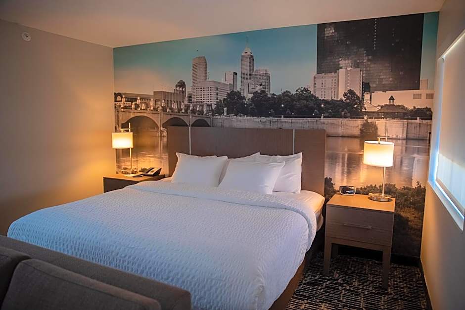 Clarion Pointe Indianapolis Airport