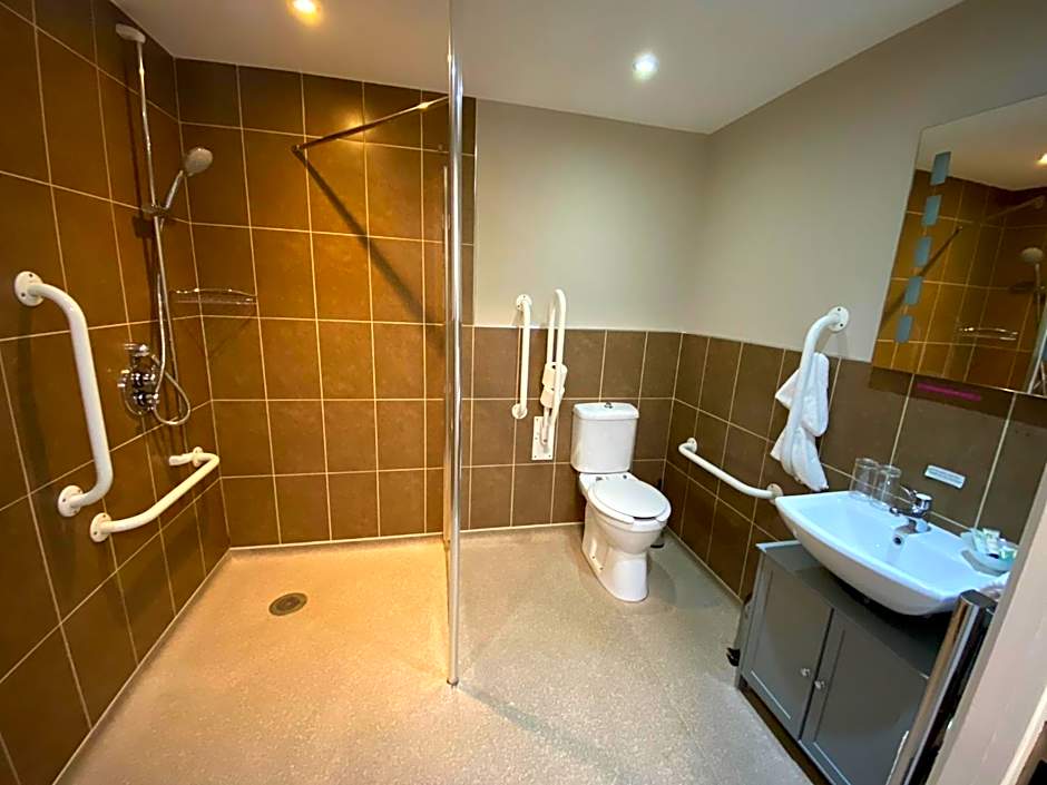 The Three Horseshoes Hotel