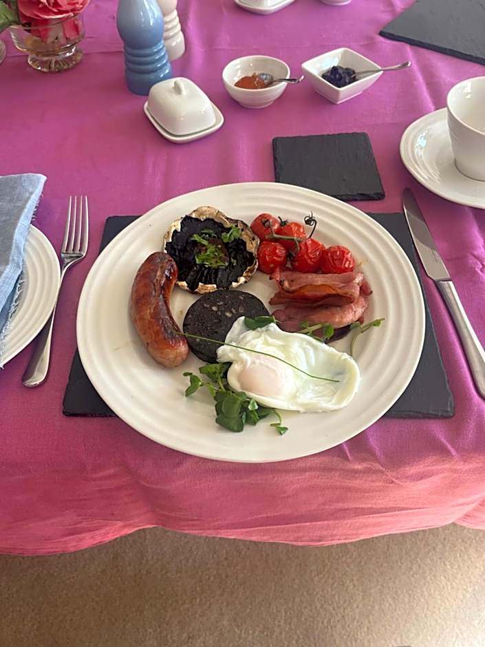 Coombe Lodge Farm House