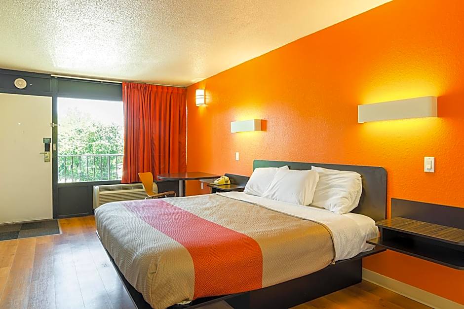 Motel 6-Little Rock, AR - West