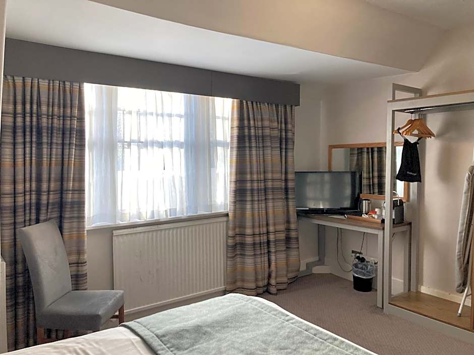 Photo 1 of 9 of Double Room