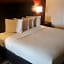 Red Roof Inn & Suites Houston - Humble/IAH Airport